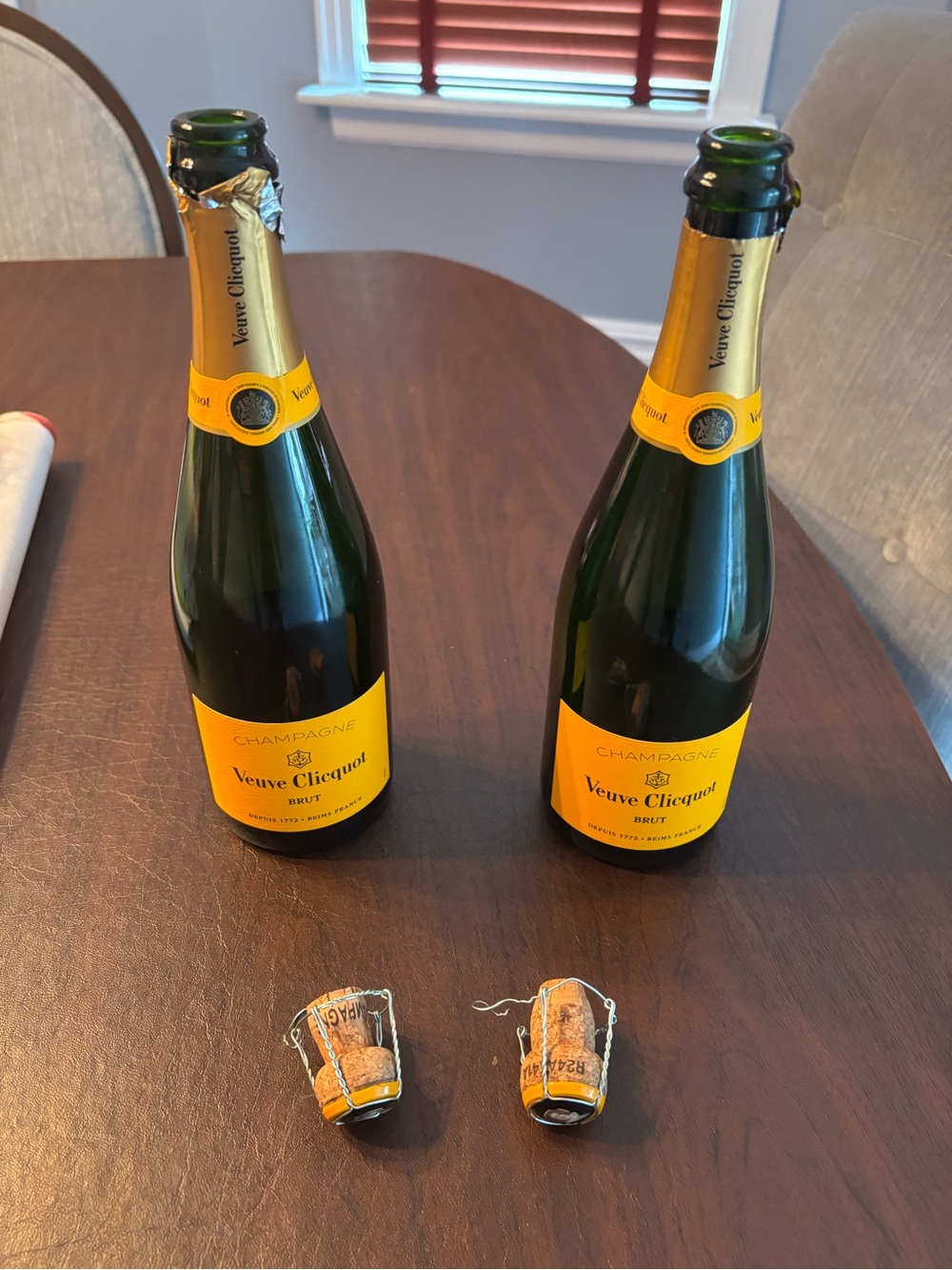 🌹(2)VEUVE CLICQUOT BRUT CHAMPAGNE 750ML - Empty Bottles and corks